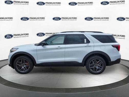 Star White 2026 Ford Explorer ST-Line