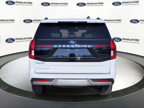 Oxford White 2025 Ford Expedition Platinum