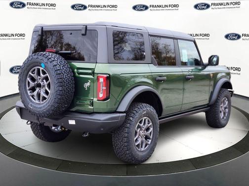 Eruption Green Metallic 2025 Ford Bronco Badlands