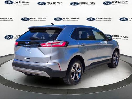 ICONIC SILVER 2022 Ford Edge SEL
