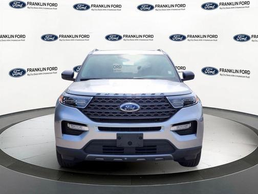 Iconic Silver Metallic 2023 Ford Explorer XLT