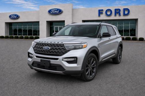 Iconic Silver Metallic 2023 Ford Explorer XLT