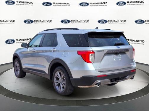 Iconic Silver Metallic 2023 Ford Explorer XLT