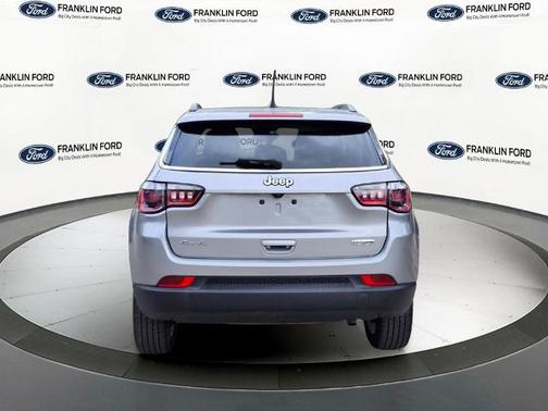Billet Silver Metallic Clearcoat 2022 Jeep Compass LATITUDE LUX