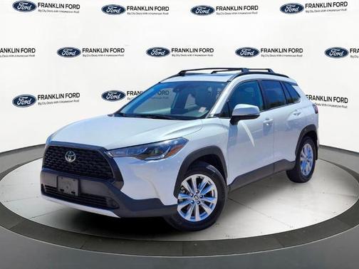 Pearl 2022 Toyota Corolla Cross LE