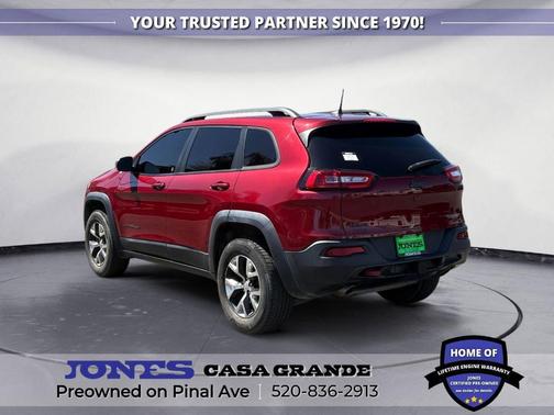 Deep Cherry Red Crystal Pearlcoat 2017 Jeep Cherokee Trailhawk