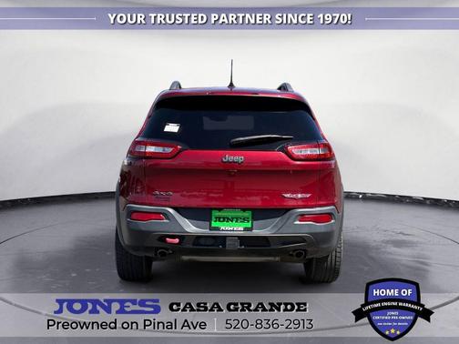 Deep Cherry Red Crystal Pearlcoat 2017 Jeep Cherokee Trailhawk