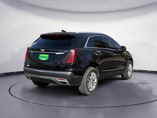 Stellar Black Metallic 2020 Cadillac XT5 Premium Luxury