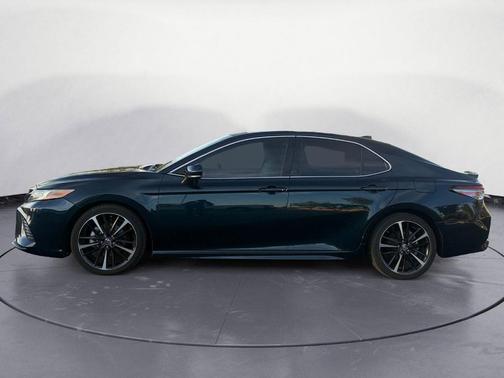 Midnight Black Metallic 2019 Toyota Camry