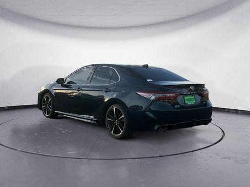 Midnight Black Metallic 2019 Toyota Camry
