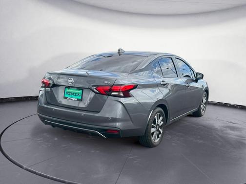 2022 Nissan Versa 1.6 SV