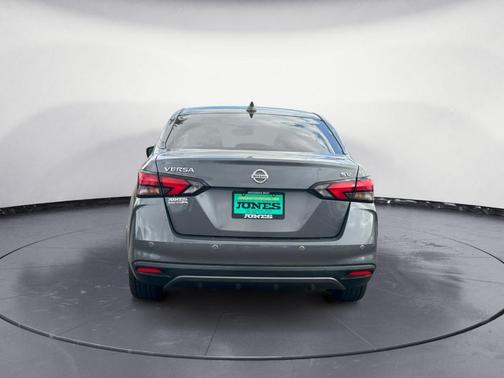 2022 Nissan Versa 1.6 SV