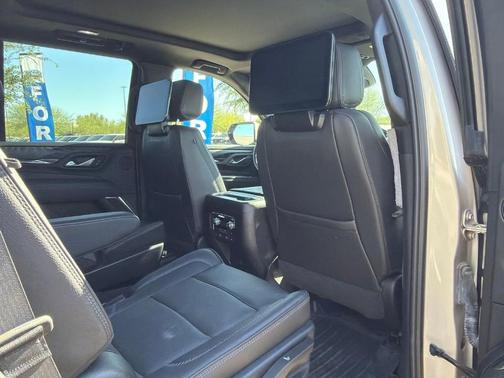Beige Pearl Metallic 2023 GMC Yukon Denali