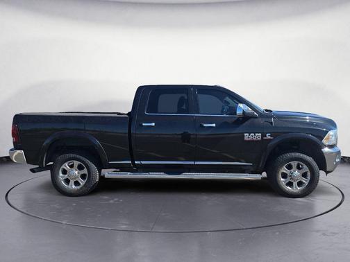 Brilliant Black Crystal Pearlcoat 2018 RAM 2500 Longhorn