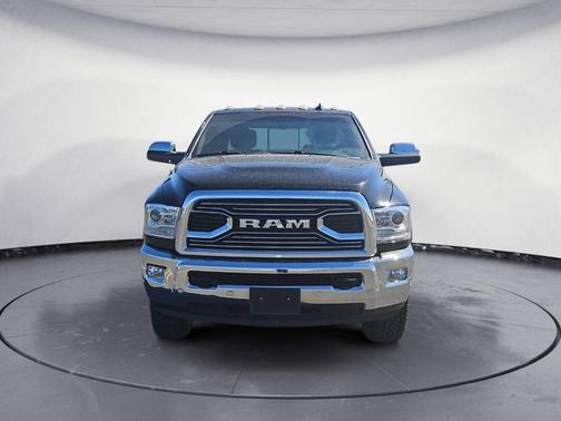 Brilliant Black Crystal Pearlcoat 2018 RAM 2500 Longhorn