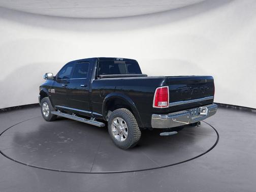 Brilliant Black Crystal Pearlcoat 2018 RAM 2500 Longhorn