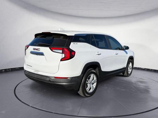 Summit White 2024 GMC Terrain SLE