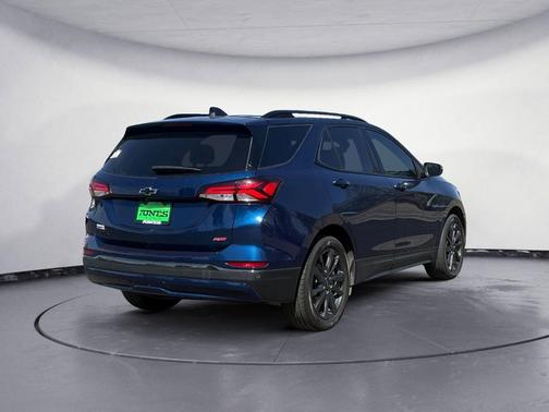 Blue Glow Metallic 2022 Chevrolet Equinox RS