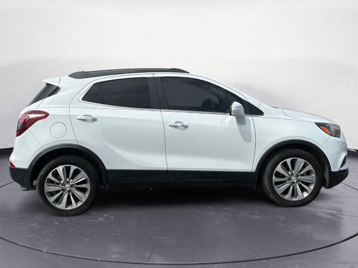 Summit White 2018 Buick Encore Preferred