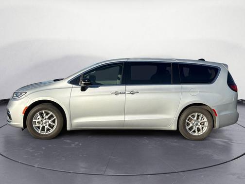 Silver Mist Clearcoat 2024 Chrysler Pacifica Touring-L