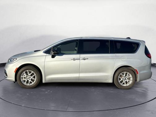 Silver Mist Clearcoat 2024 Chrysler Pacifica Touring-L