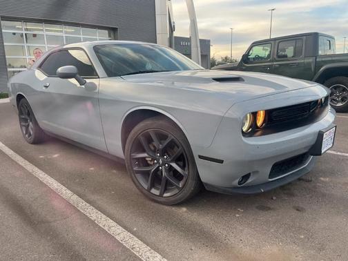 2022 Dodge Challenger SXT