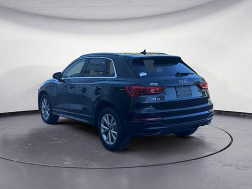 2022 Audi Q3 45 S line Premium