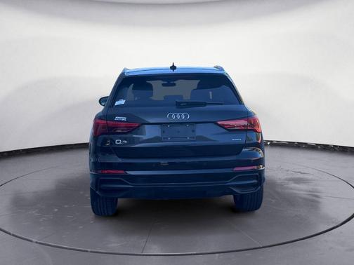 2022 Audi Q3 45 S line Premium