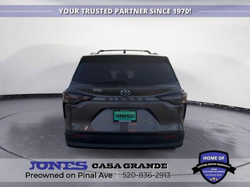 2023 Toyota Sienna XLE