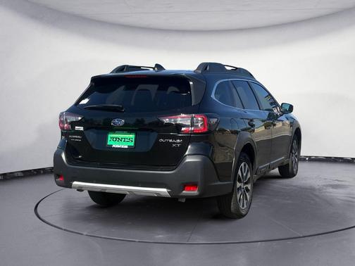 Crystal Black Silica 2024 Subaru Outback Limited XT