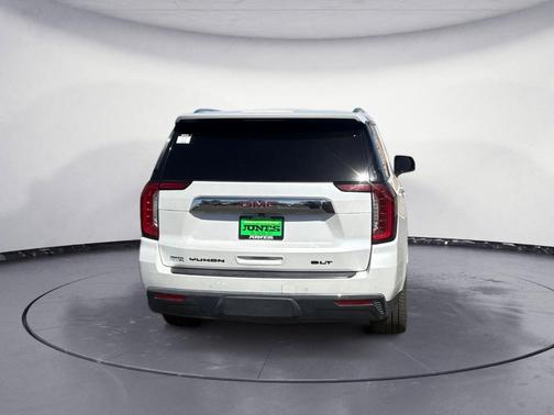 White Frost Tri-Coat 2022 GMC Yukon SLT