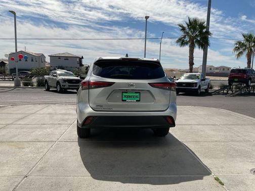 Celestial Silver Metallic 2024 Toyota Highlander LE