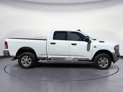 Bright White Clearcoat 2024 RAM 2500 Big Horn