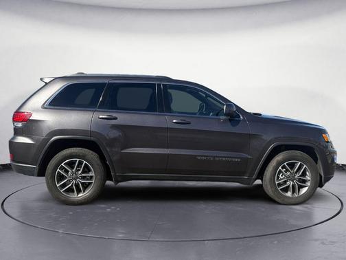 2020 Jeep Grand Cherokee Laredo E