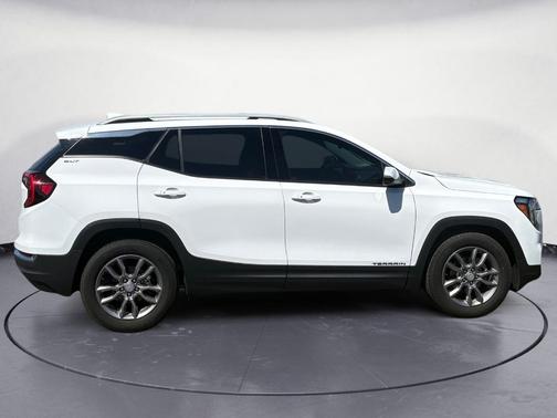 Summit White 2023 GMC Terrain SLT