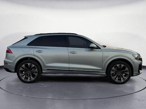2025 Audi Q8 55 Premium
