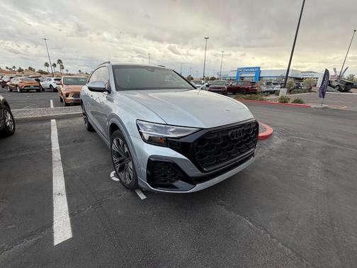 2025 Audi Q8 55 Premium
