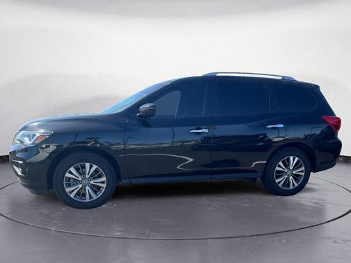 2020 Nissan Pathfinder SV
