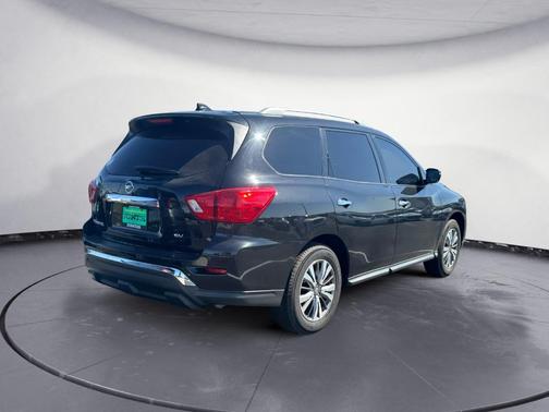 2020 Nissan Pathfinder SV