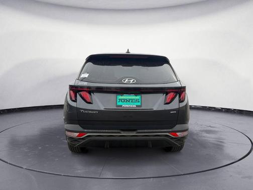 2022 Hyundai TUCSON SE