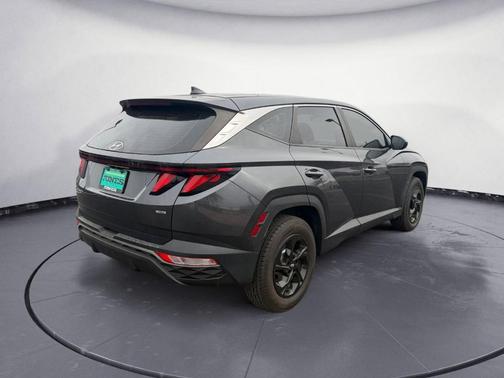 2022 Hyundai TUCSON SE