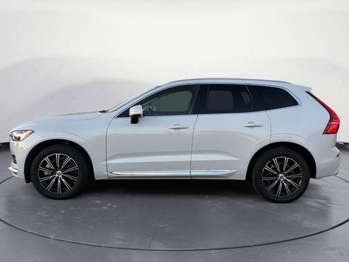 Crystal White Metallic 2020 Volvo XC60 T6 Inscription