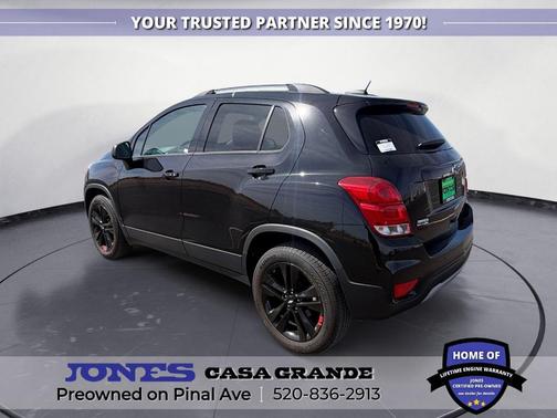 Mosaic Black Metallic 2021 Chevrolet Trax LT