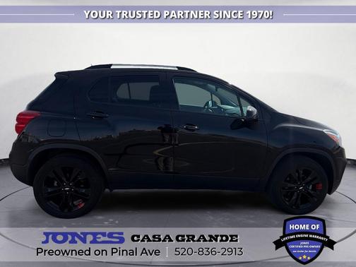 Mosaic Black Metallic 2021 Chevrolet Trax LT