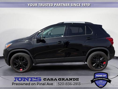 Mosaic Black Metallic 2021 Chevrolet Trax LT