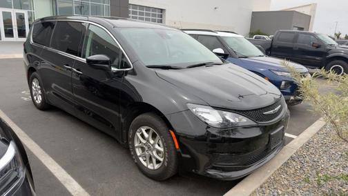 Diamond Black 2024 Chrysler Voyager LX