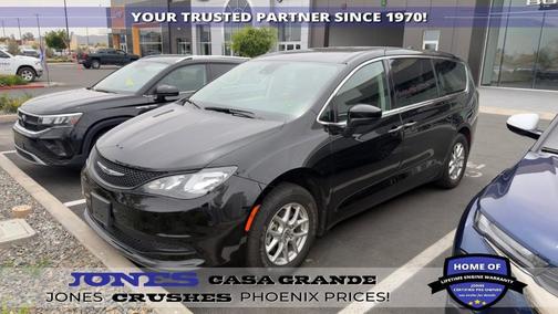 Diamond Black 2024 Chrysler Voyager LX