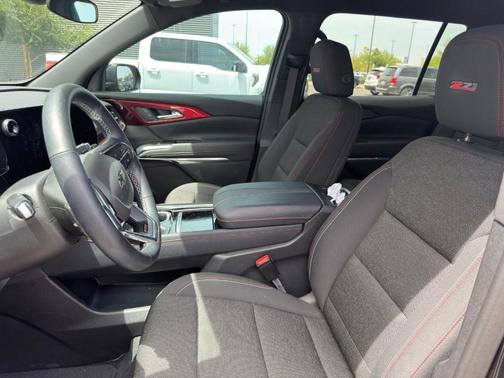 Mosaic Black Metallic 2024 Chevrolet Traverse Z71