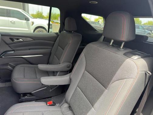 Mosaic Black Metallic 2024 Chevrolet Traverse Z71
