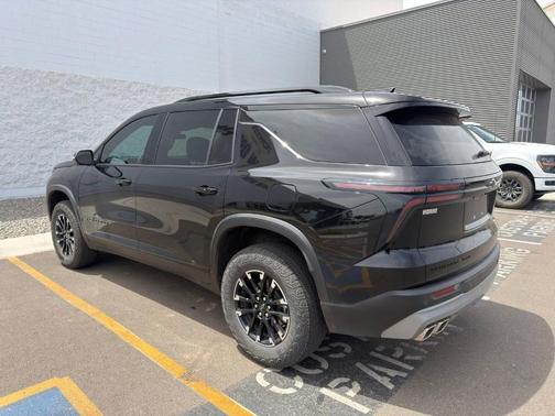 Mosaic Black Metallic 2024 Chevrolet Traverse Z71